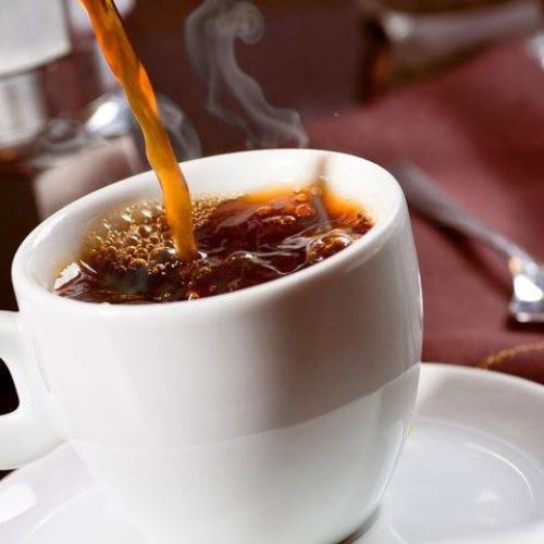 Preço do café dobra em um ano e só deve recuar em 2026, dizem especialistas